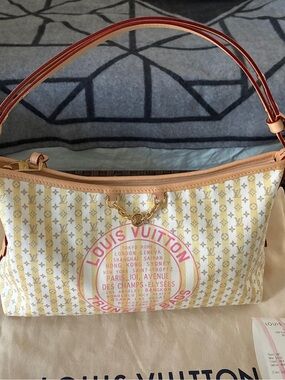 Louis Vuitton Carryall East West - Banana AUTHENTIC